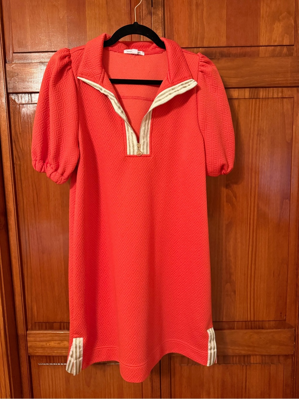 Mary Square Andie Dress
Coral Puff-Sleeve Shift Dress - Women - Picture 3 of 4
